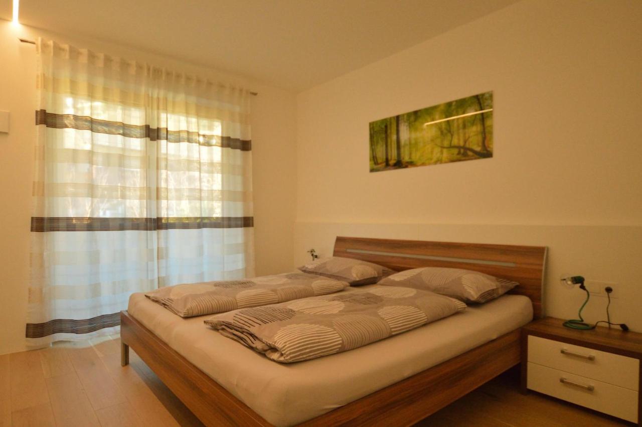 Family Apartment Julia Termeno Extérieur photo